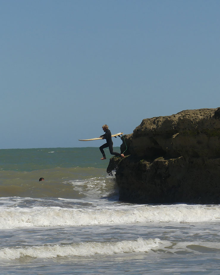 Surfing in patagonia viedma